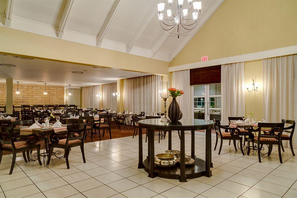 Protea Hotel By Marriott Блоемфонтейн Екстериор снимка
