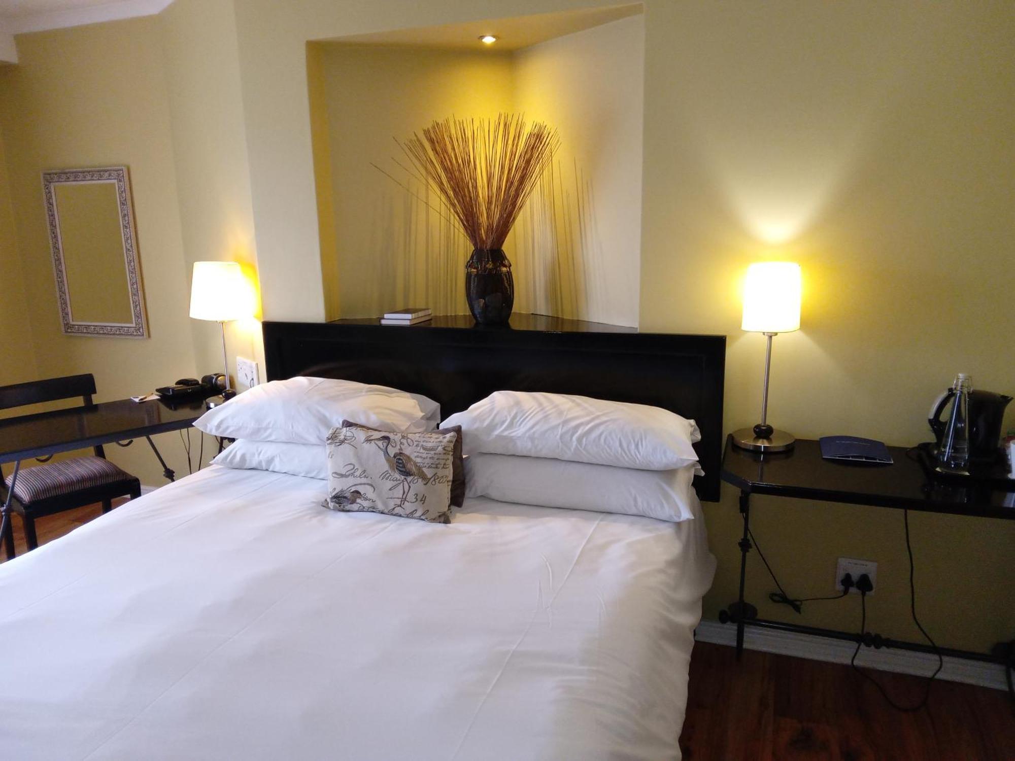 Protea Hotel By Marriott Блоемфонтейн Екстериор снимка