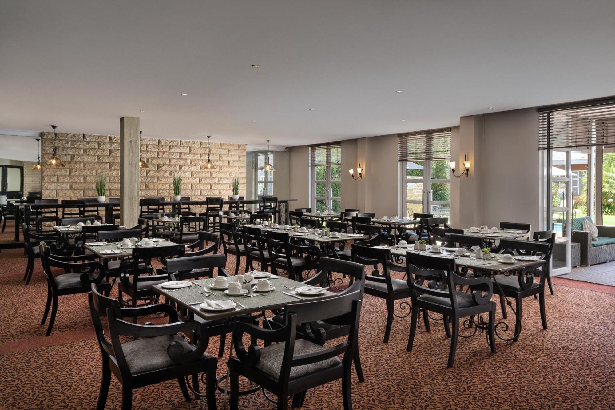 Protea Hotel By Marriott Блоемфонтейн Екстериор снимка
