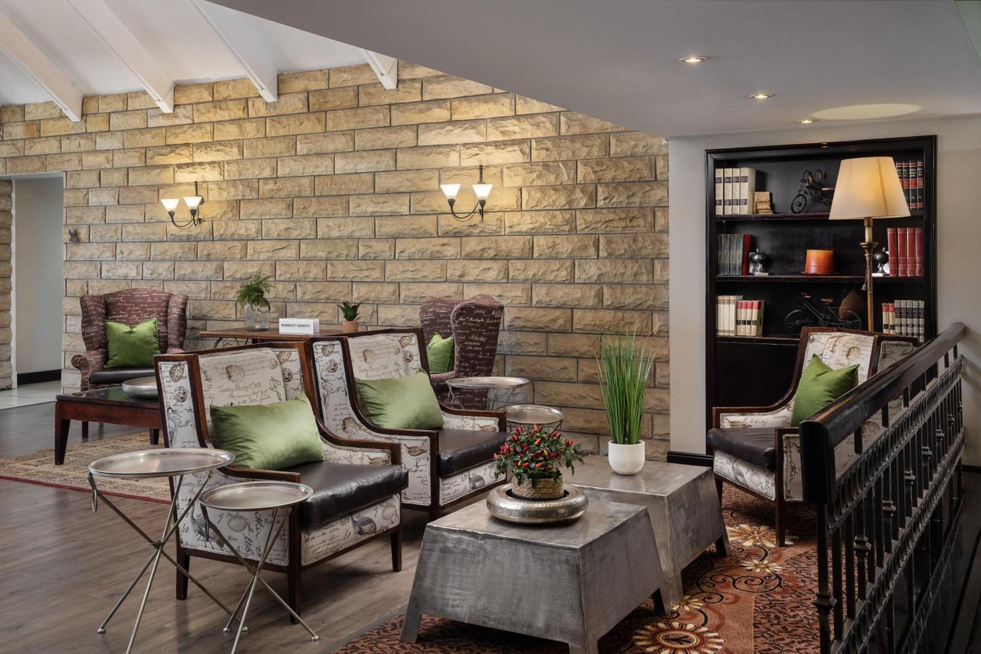 Protea Hotel By Marriott Блоемфонтейн Екстериор снимка
