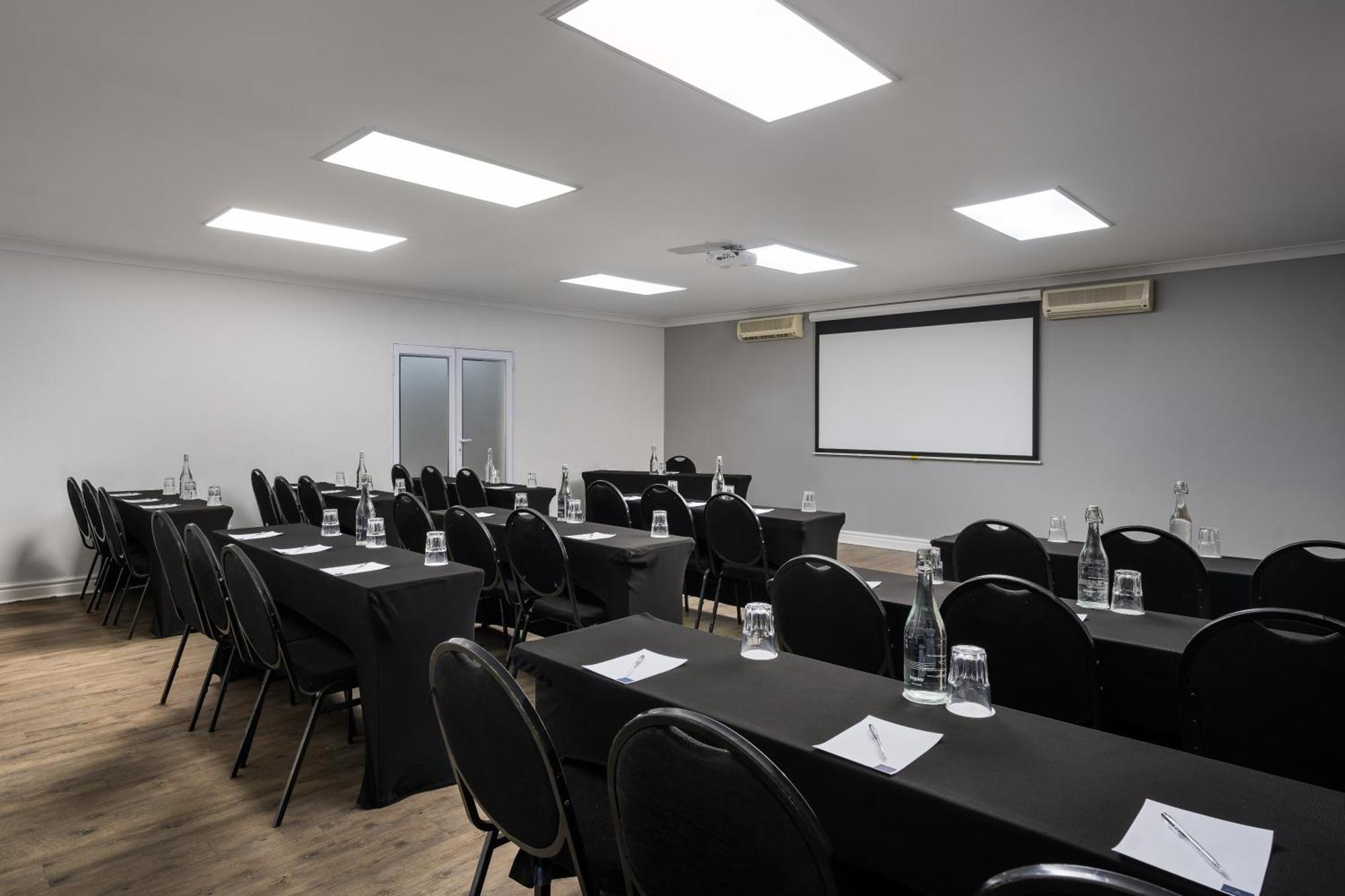 Protea Hotel By Marriott Блоемфонтейн Екстериор снимка