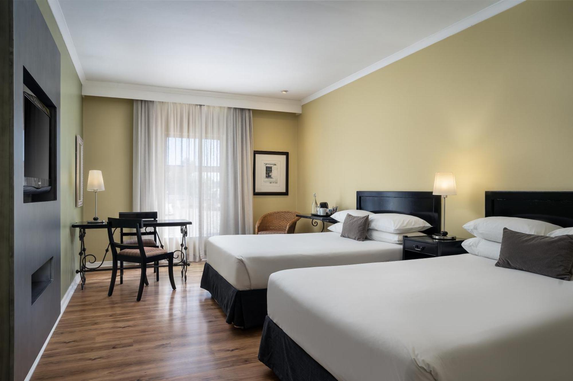 Protea Hotel By Marriott Блоемфонтейн Екстериор снимка
