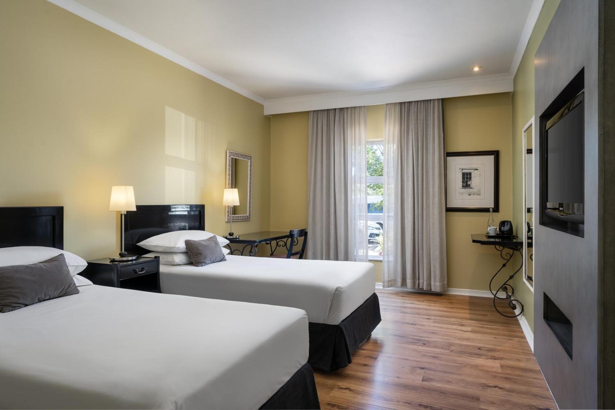 Protea Hotel By Marriott Блоемфонтейн Екстериор снимка